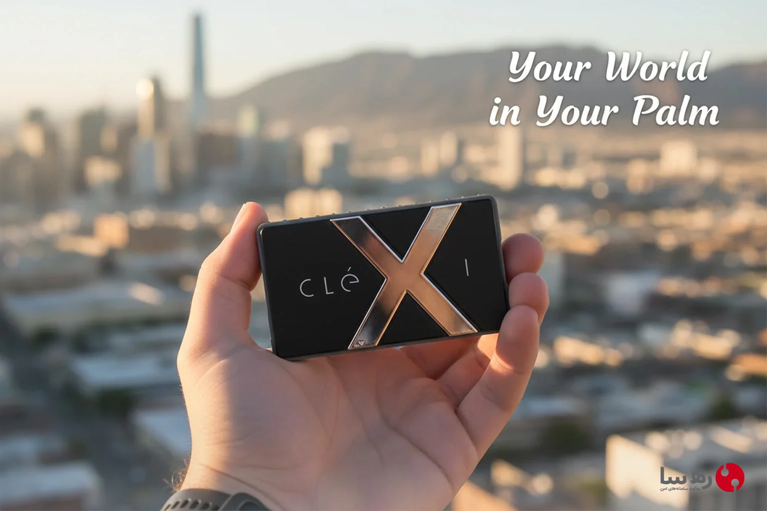 هارد اکسترنال Clexi با ظرفیت 1TB در کنار وسایل روزمره برای نمایش کاربردهای متنوع آن